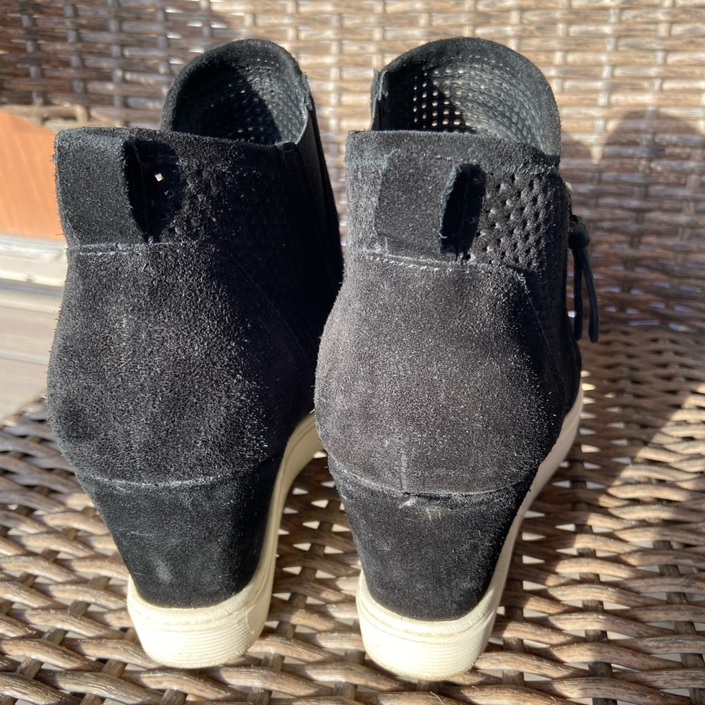 Sofft black suede leather perforated wedge platform bootie Sz 10M - Picture 5 of 11